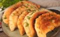 Сочные чебуреки с творогом и свежей зеленью: простой рецепт