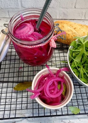 Маринованный красный лук как идеальное дополнение к любому блюду