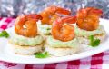Изысканные канапе с авокадо и креветками для вашего новогоднего стола