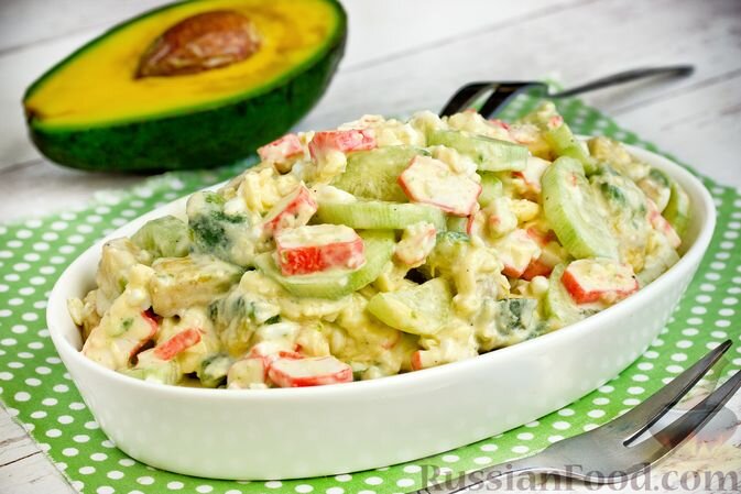 Деликатесы на вашем столе: новые рецепты салатов