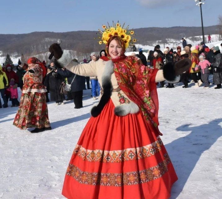 На Масленице в Воскресенском угостили лапшой по древнему рецепту