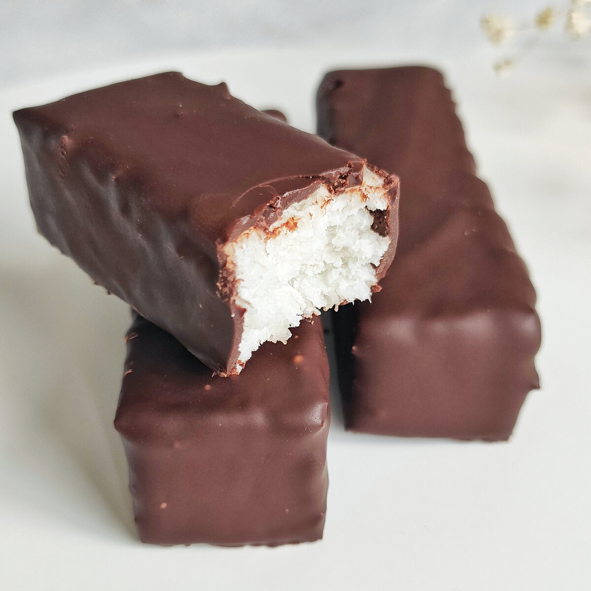 Вкусно и полезно: как приготовить кето-баунти без сахара и глютена