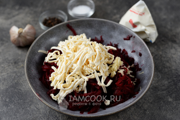 Свекольный салат, который обязательно понравится каждому