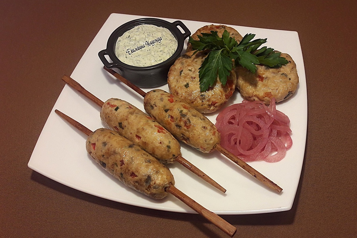 Вкуснейшие люля-кебабы в духовке: простой рецепт с курицей
