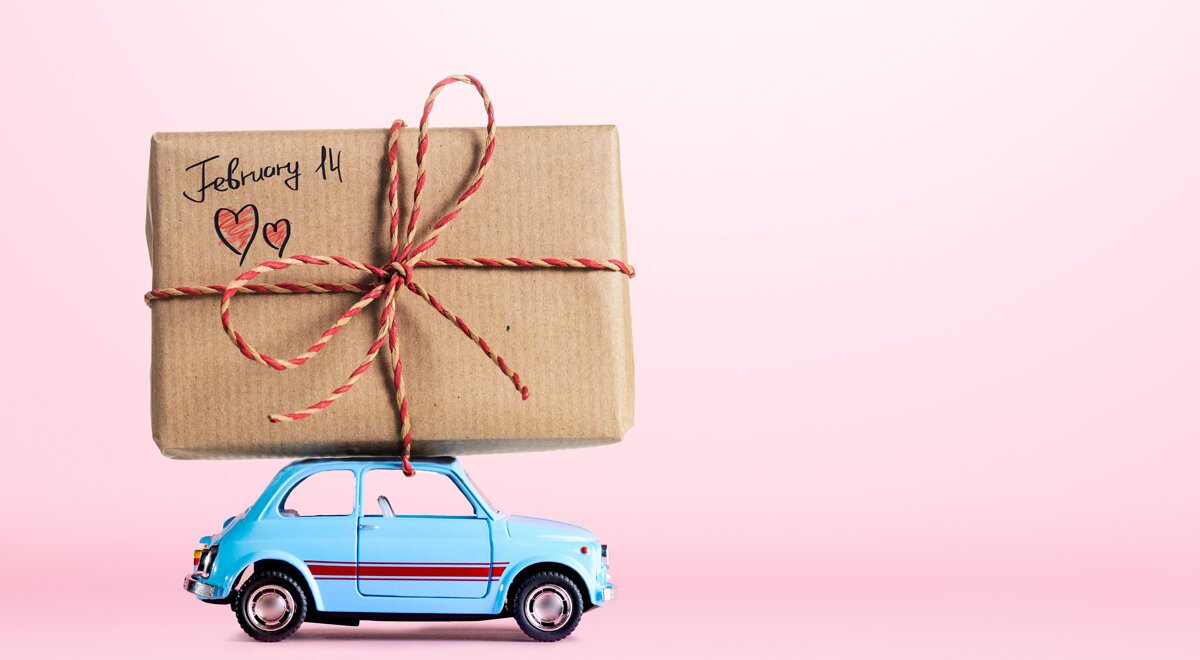 Романтика в деталях: идеи подарков на День всех влюблённых