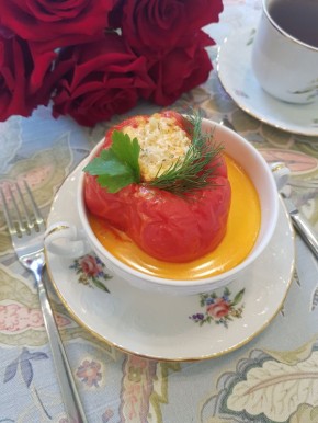 Согревающее уютное блюдо: фаршированные перцы с курицей и булгуром