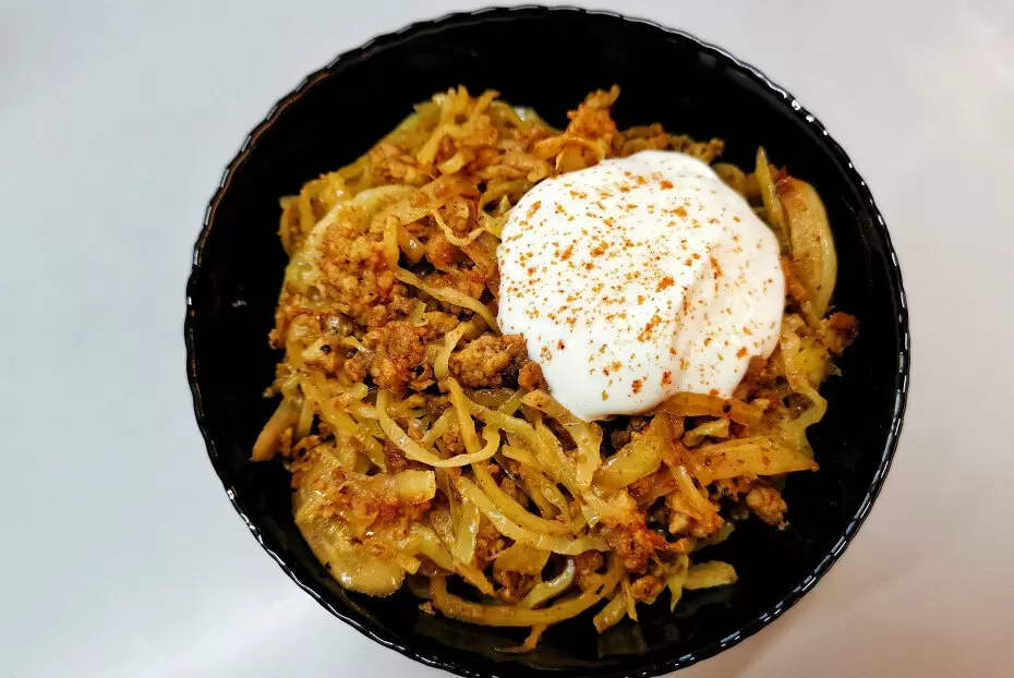 Солянка с греческим йогуртом: новый взгляд на классический рецепт