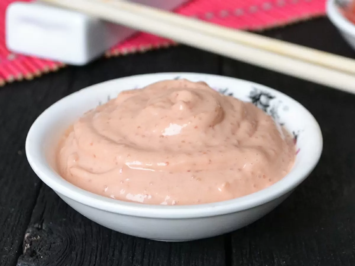 Как быстро приготовить идеальный соус для горячих роллов и суши дома