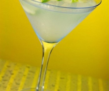 Романтика в бокале: классический коктейль «Белая леди»