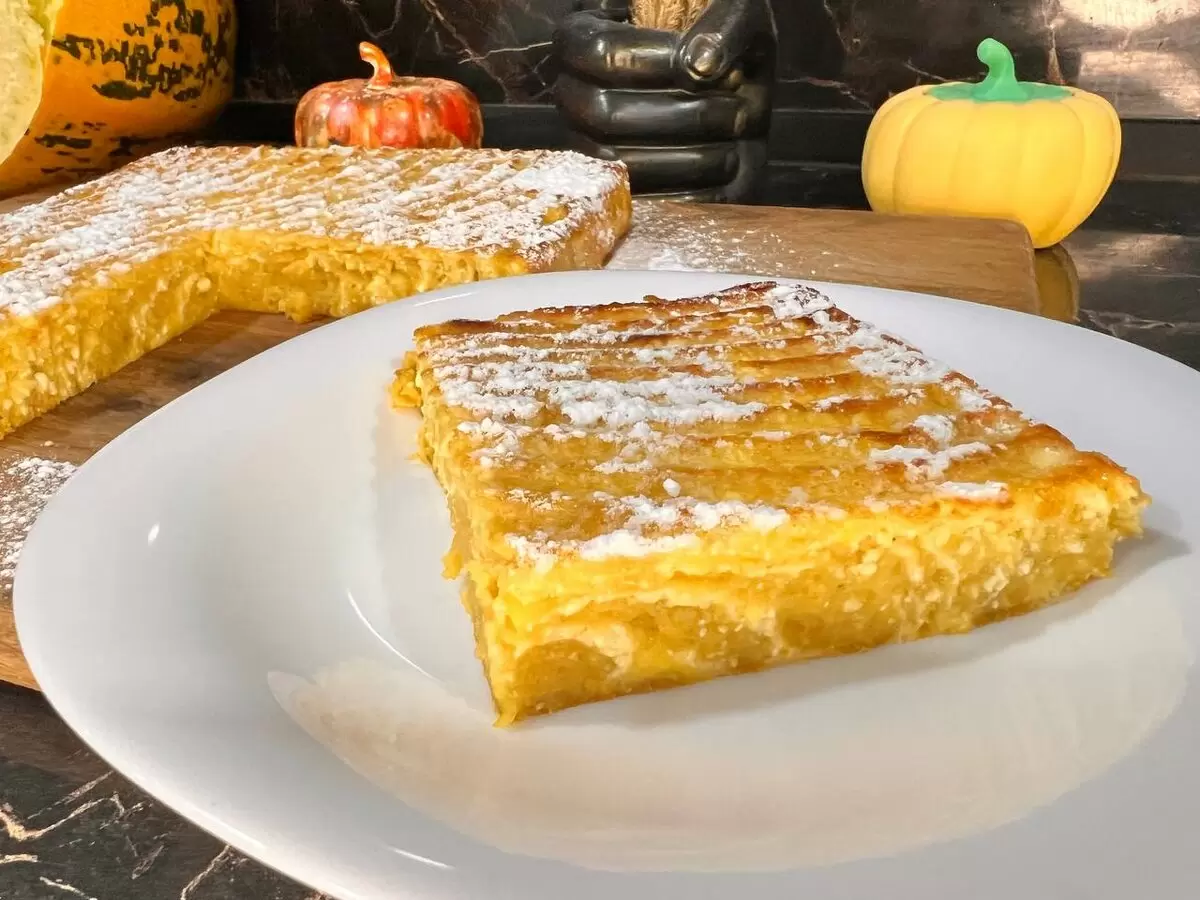 Вкусный пирог с тыквой и творогом: идеальный десерт для осени