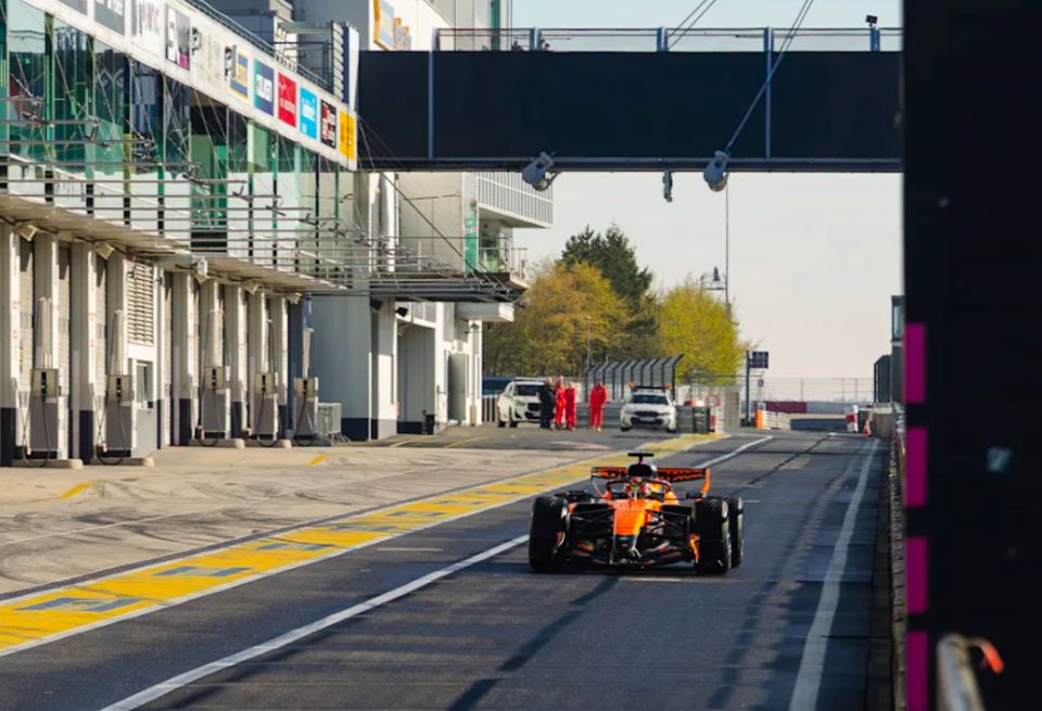 ����������� ������� McLaren �� ������ � ������������