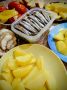 Как порадовать гостей на праздниках без больших затрат: советы по вкусным угощениям
