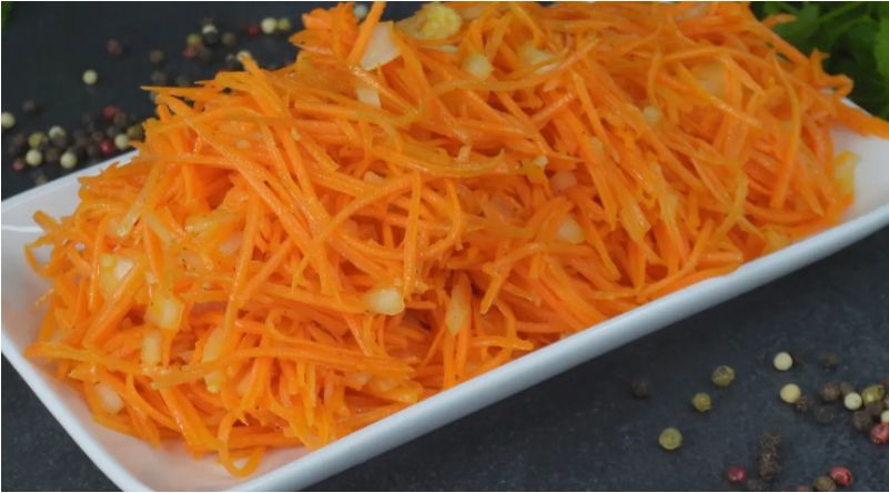 Салат с морковью: простота и вкус в одном блюде