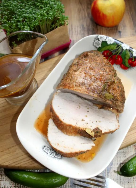 Запеченная свинина для праздничного стола: секреты идеального мяса